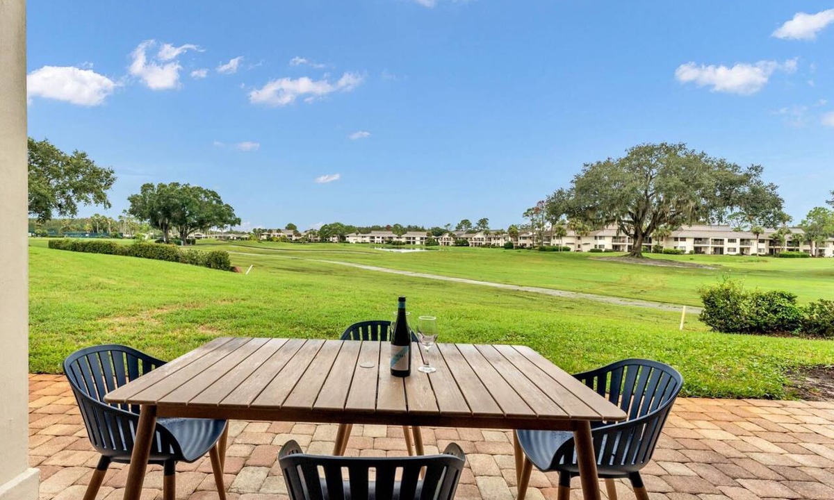 Wesley Chapel Condo | Golf Patio Condo | Work-Friendly Stay | 4 Queen Beds | Saddlebrook Resort | Optional Amenities