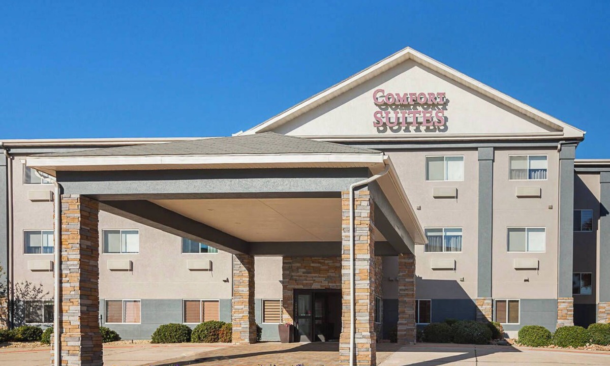 Lewisville Hotel | GOOD AFFORDABLE ROOM AVAILABLE WITH ALL AMENITIES DOUBLE QUEEN SUITE KING SUITE