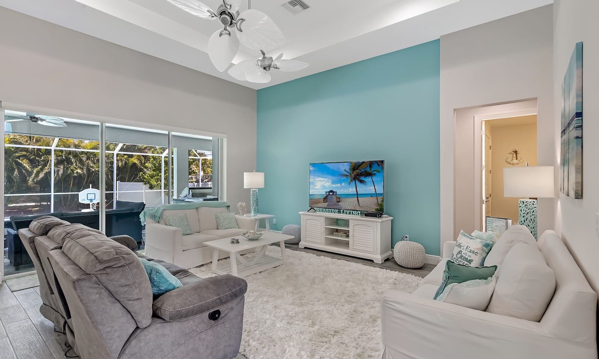 Pelican House | Gorgeous 4 bed 3 bath home with Indoor/Outdoor Living, Private Pool & Hot Tub