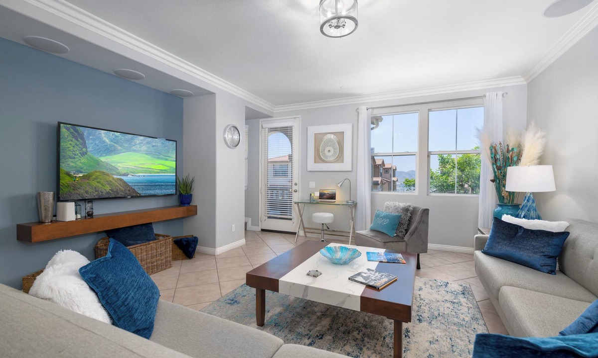 Sky Ranch House | Gorgeous Luxurious San Diego Townhome - Stunning Views, Pool, Hot Tub