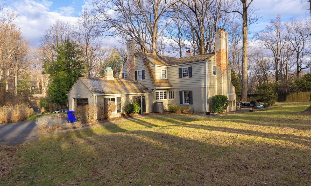 Bethesda House | Gorgeous Spacious Entire House in Bethesda 8 Beds