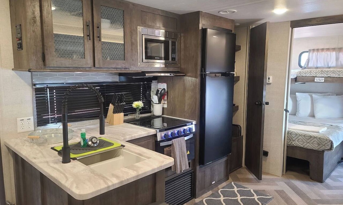 Williams Apartment | Grand Canyon RV Glamping Mini Bunkhouse Suite