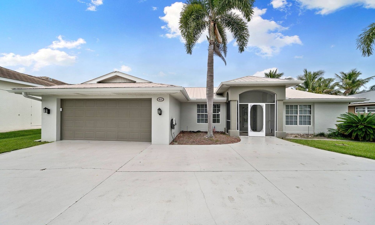 Yacht Club House | Great Family Vacation, Waterfront Pool Home