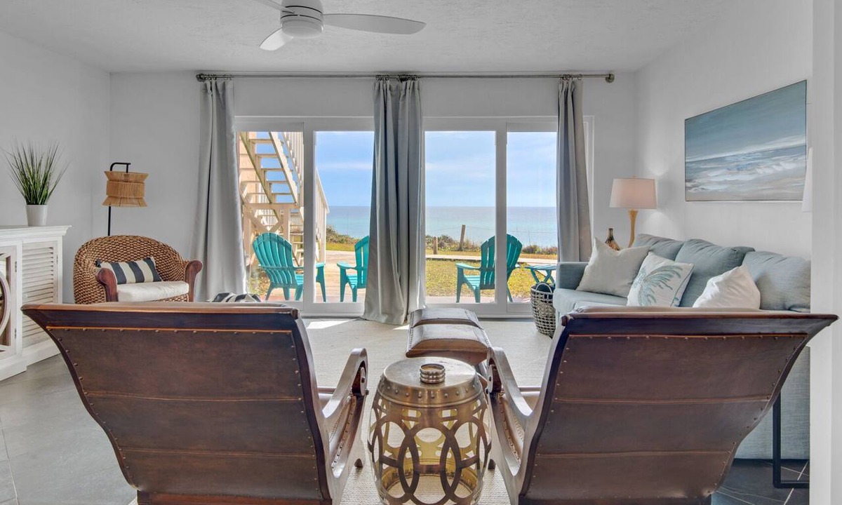 Seacrest Condo | Gulf-Front & Remodeled Modern Beach Retreat, Pool + Free Attraction Tickets!