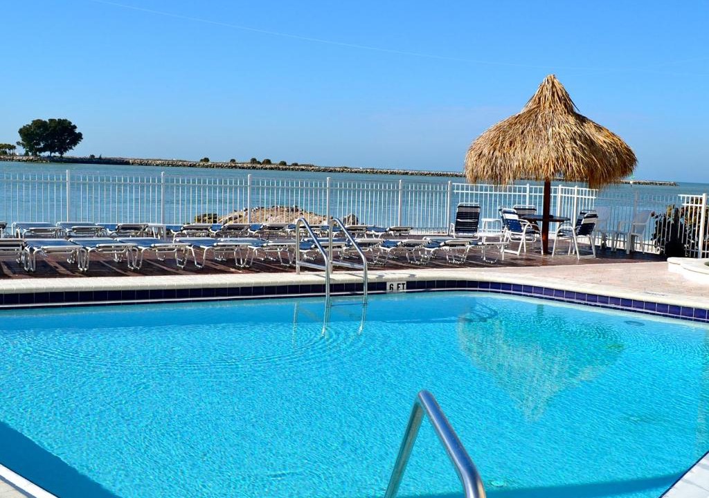 Clearwater Beach Hotel | Gulfview Hotel - On the Beach