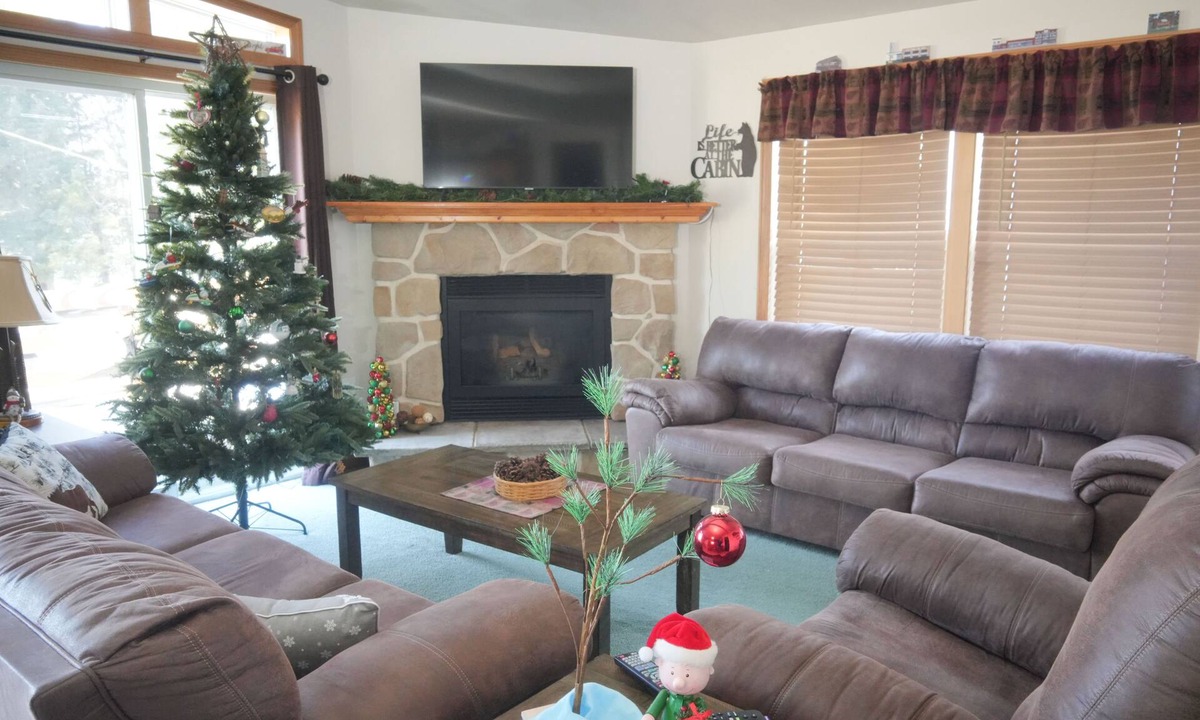 Town of Webb Ski Chalet | Hamilton House @ Eagle Bay Village