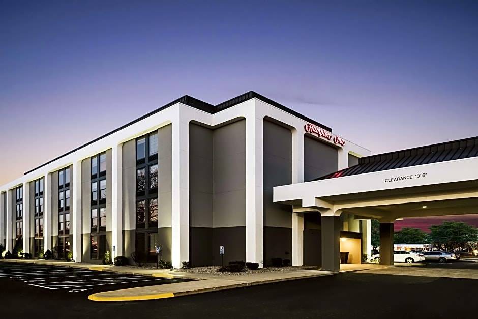 West Springfield Hotel | Hampton Inn West Springfield