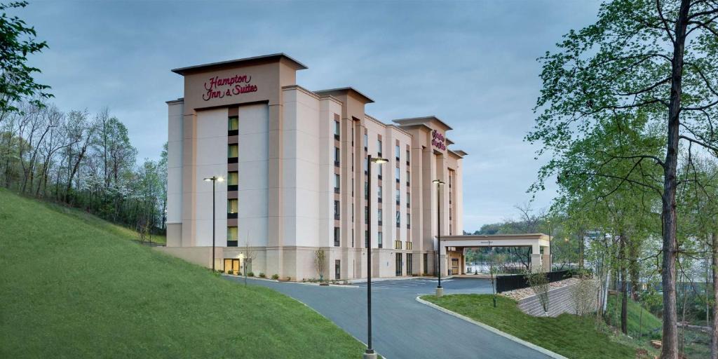 Knoxville Hotel | Hampton Inn & Suites - Knoxville Papermill Drive, TN