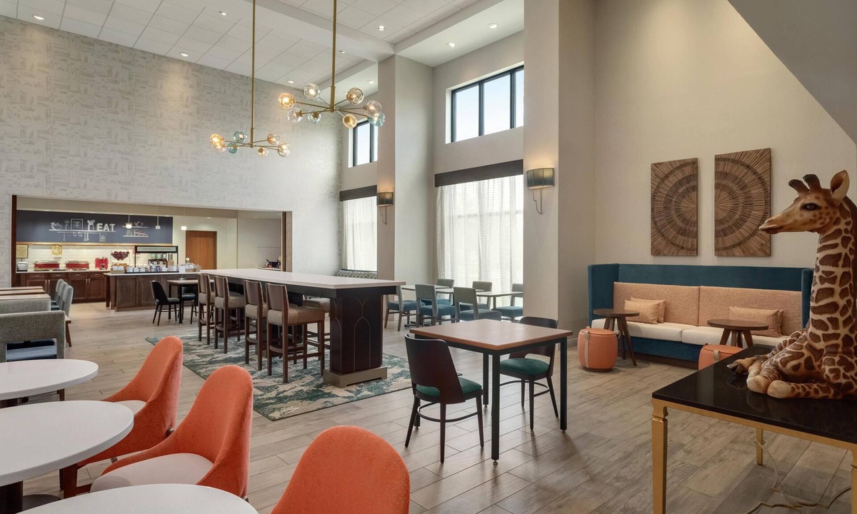 Temple Crest Hotel | Hampton Inn & Suites Tampa Busch Gardens Area