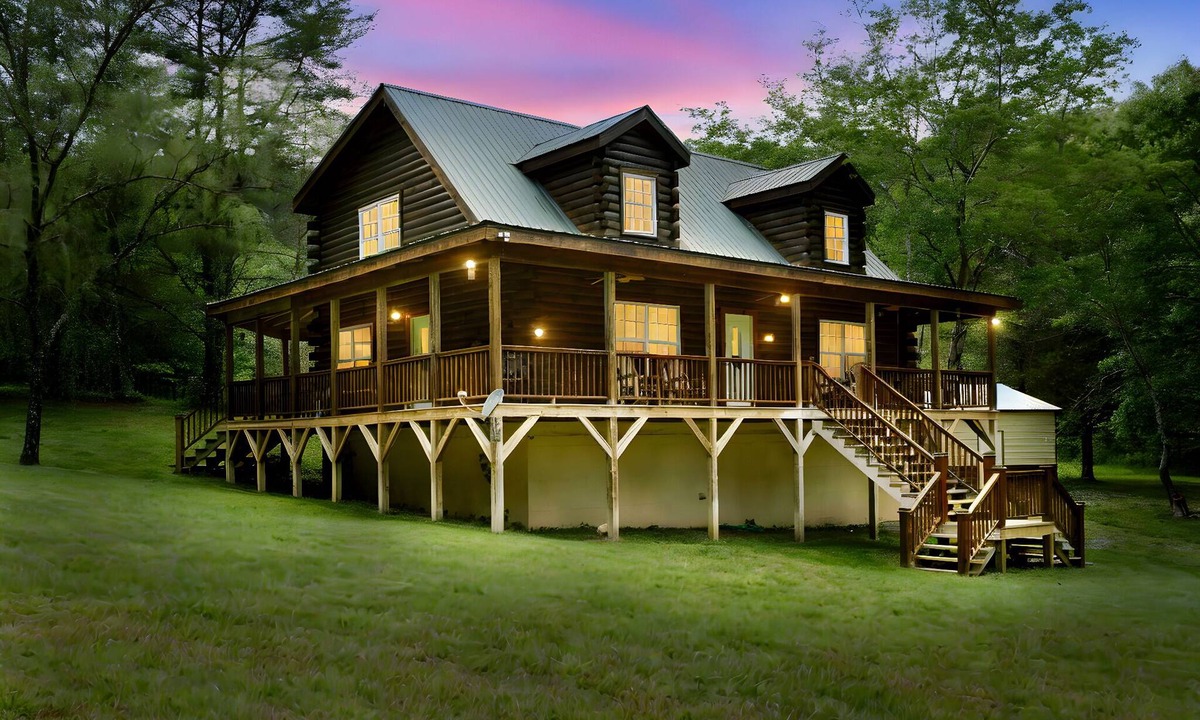 Indian Rock Springs Cabin | Hand-Crafted Log Cabin in Mountain Forest! Pets OK, Fiber, Near Casino/Rafting