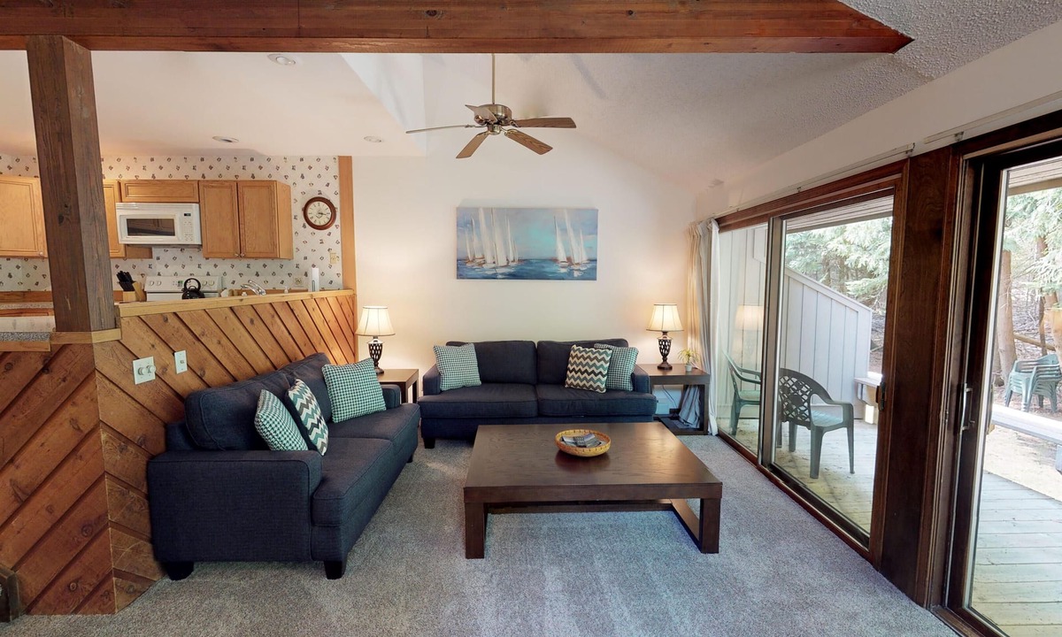 Harbor Springs Condo | Harbor Cove! 5 Bedroom! #82 Ski, Golf, Shop!