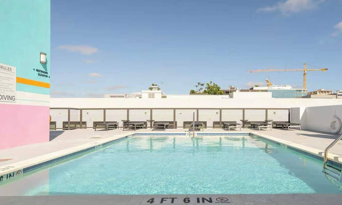 Wynwood Art District Apartment | Heart of Wynwood - Rooftop Pool -Balcony