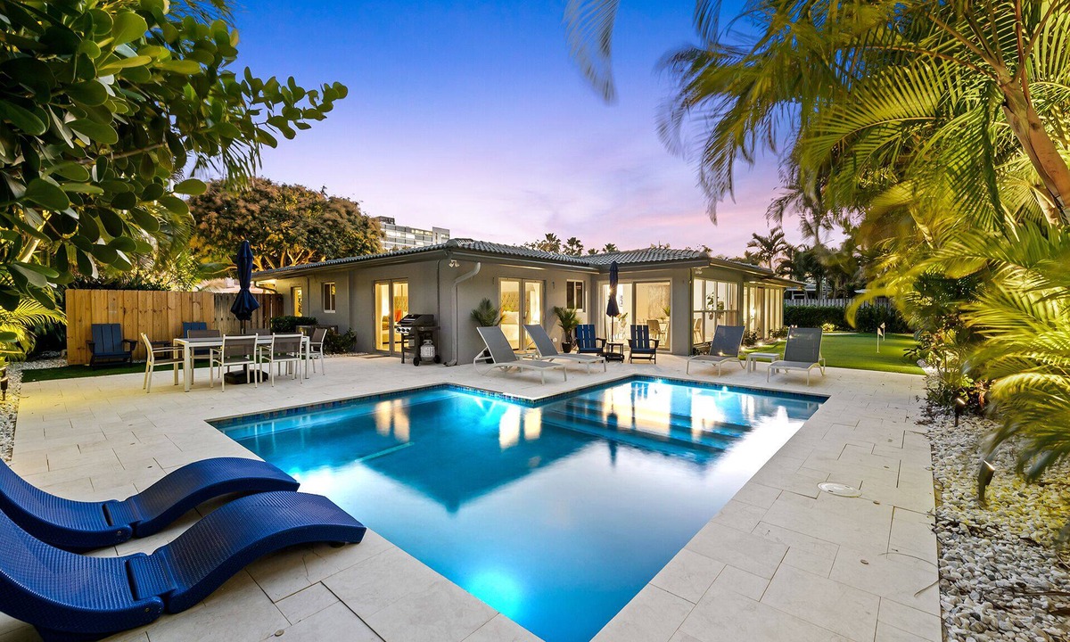 East Fort Lauderdale House | Heated Pool, Stylish Home Walkable to Beach, Galleria & Dining!
