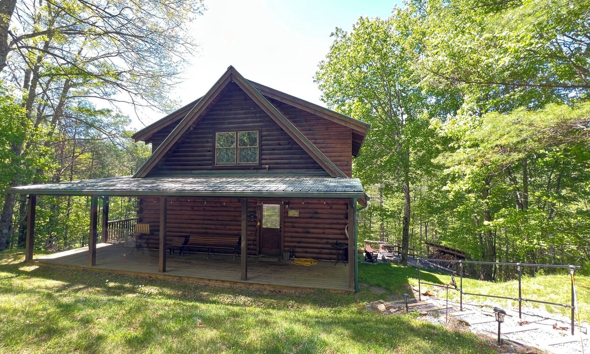 Jefferson House | Hidden Ridge Lodge-Spacious | Sleeps12 | Game Room | Firepit | Dog Friendly | Smart TV