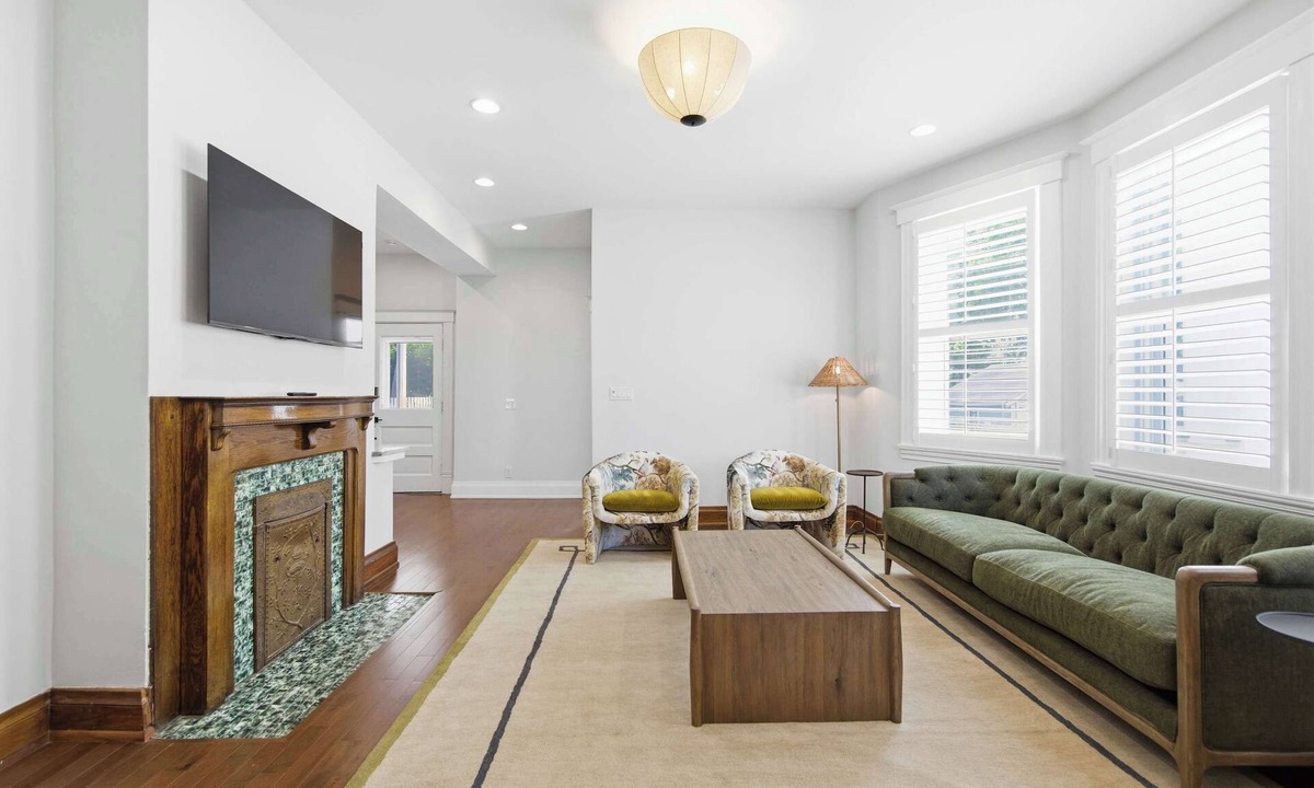 Hyde Park House | Hillside Hyde Park Home 4BDR