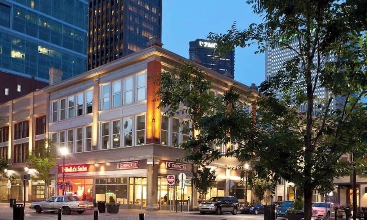 Downtown Pittsburgh Apartment | Historic 2BR Loft: Private Terrace & Free UFC Gym