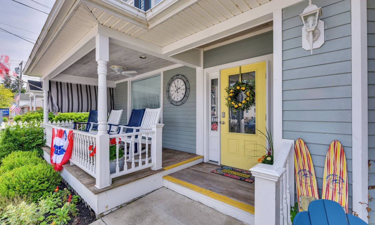 Bemus Point Apartment | Historic Bemus Point Studio w/Porch: Walk to Lake