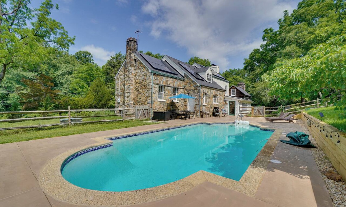 Millville House | Historic DC Wine Country: 10 Acres, Private Pool