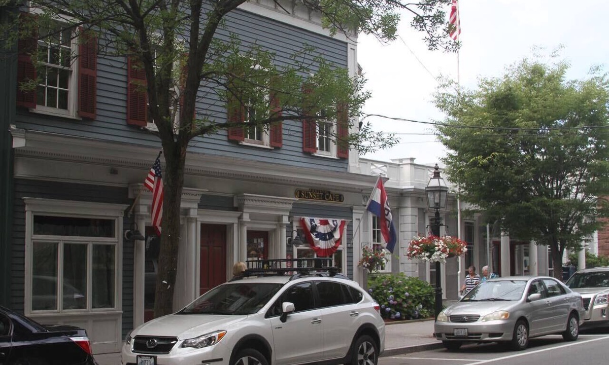 Bristol Apartment | Historic Downtown Bristol Apartment