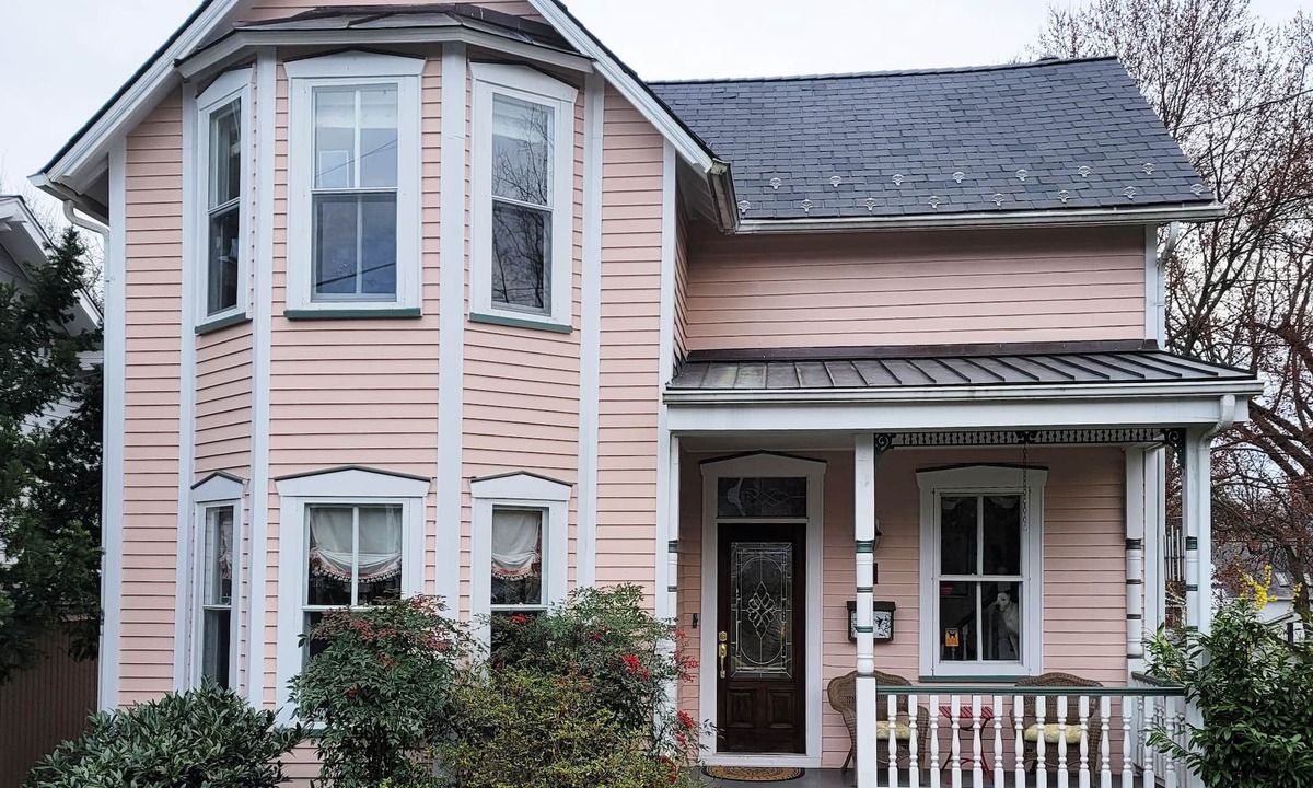 Takoma Park House | Historic home near Takoma Metro to DC, shops, restaurants, parks!