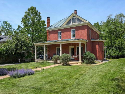 Harpers Ferry House | Historic Queen Anne Family Home w Modern Comforts