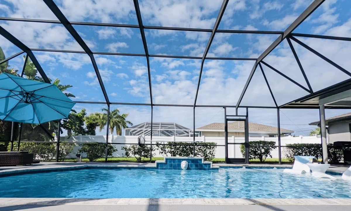 Caloosahatchee Villa | Holiday home for up to 6 people with pool & access to the Gulf of Mexico