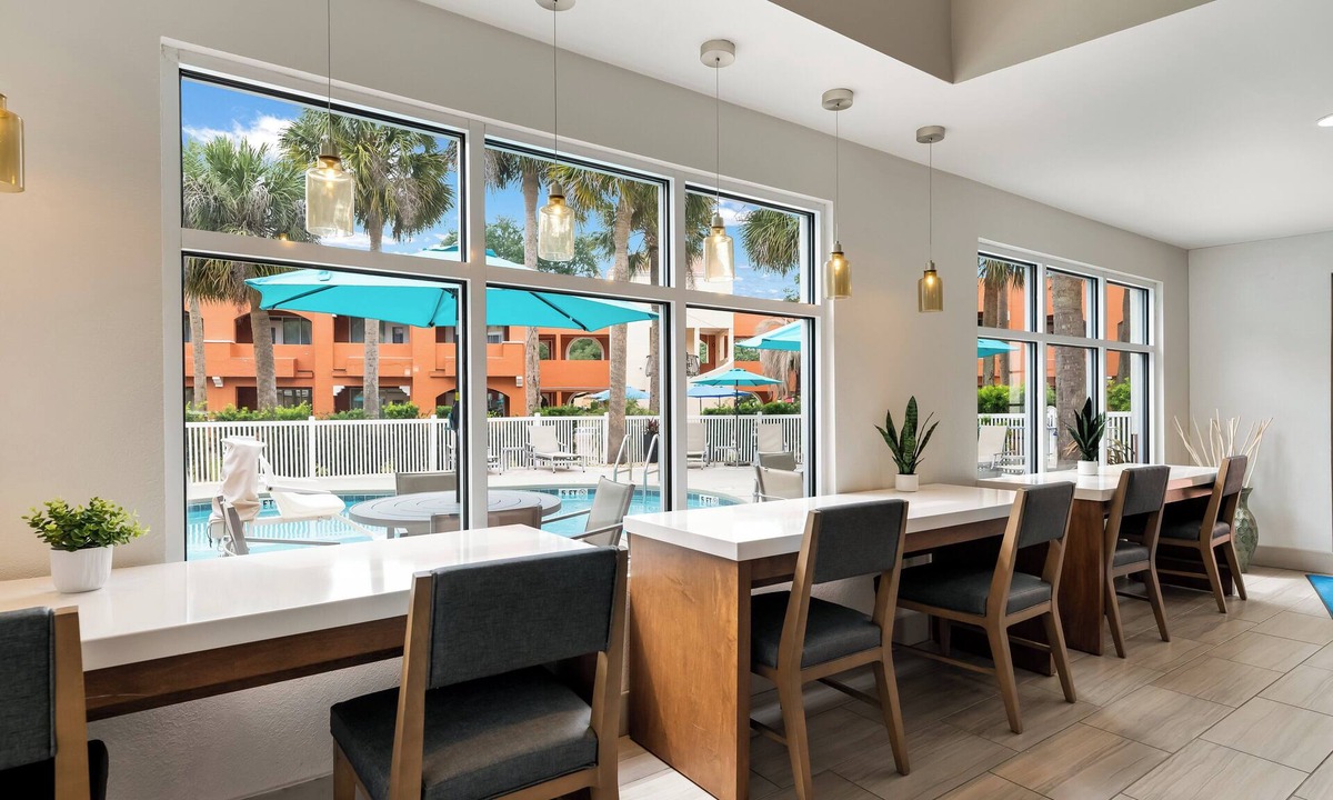 The Villages Hotel | Holiday Inn Express Hotel & Suites The Villages by IHG