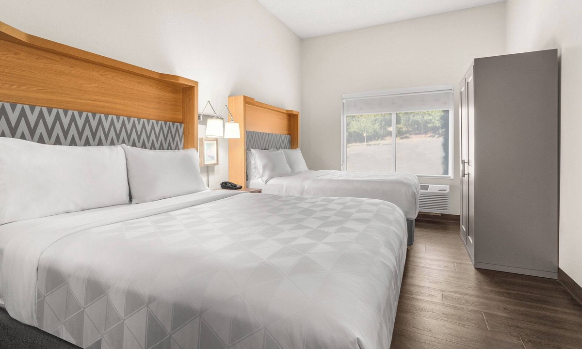 Bothell Hotel | Holiday Inn & Suites Bothell by IHG