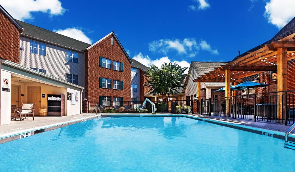 Greensboro Hotel | Homewood Suites by Hilton Greensboro