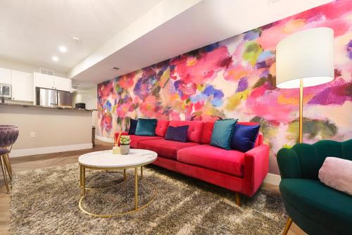 East Allegheny House | HostWise Stays - 2 King Beds, Free Street Parking, North Side Gem