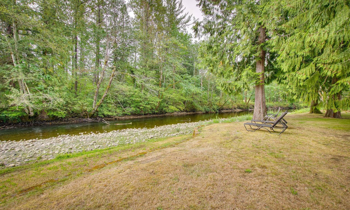 Startup House | Hot Tub, 4 Mi to Wallace Falls: Riverfront Retreat