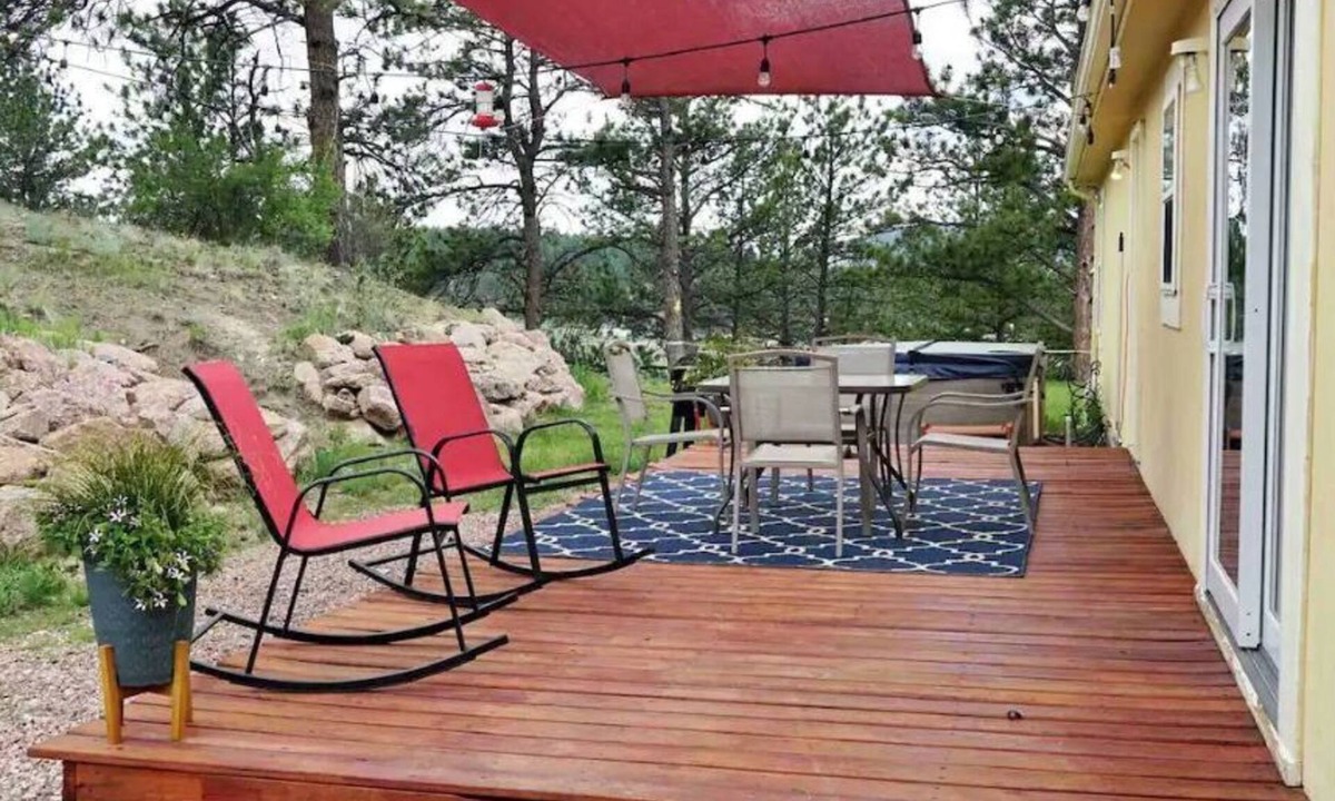 Florissant House | Hot Tub, Large Kitchen, Stunning Views & Hiking Trails Nearby