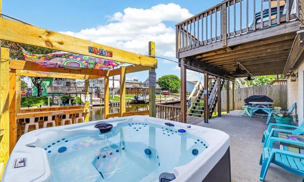 Flour Bluff House | Hotrod & TT's Great Adventures, Dog Friendly Canal Waterfront on Laguna Madre