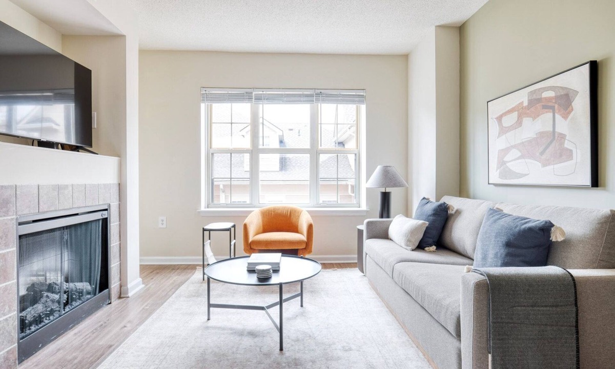 North Bethesda Apartment | Ideal North Bethesda 1BR w/W/D, Pool & Gym, nr Metro, by Blueground