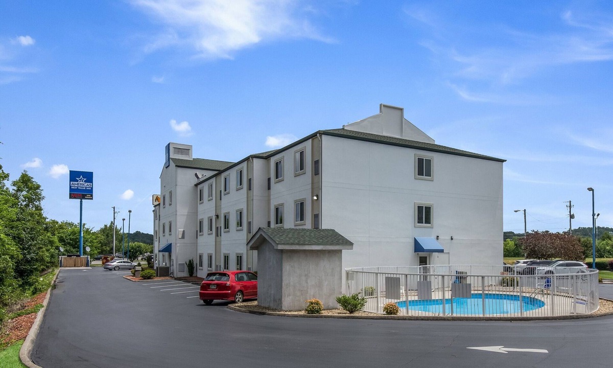 Knoxville Hotel | Ideal Stop Near Knoxville’s Top Spots – Budget-Friendly Comfort | 3 Units