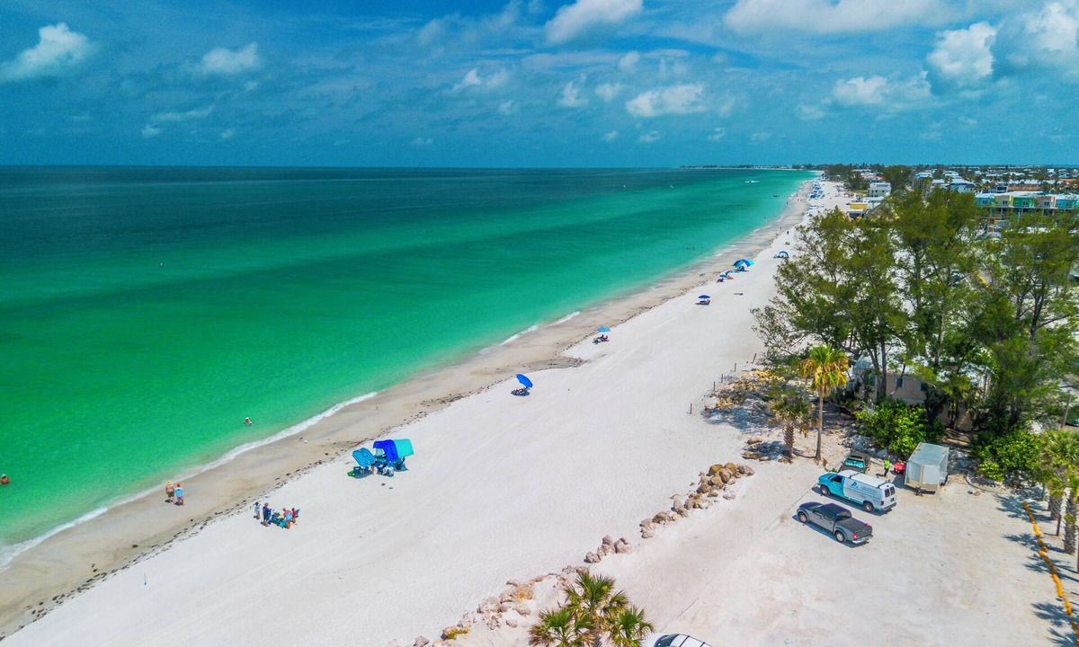 Bradenton Beach House | Island Daze · Pet-Friendly · 1 Block to Gulf