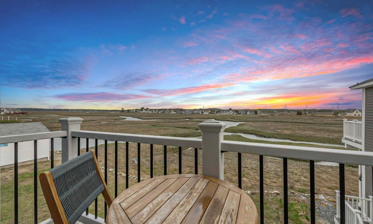 Hampton House | Island Path Escape | 6 Mins to Beach | Balcony