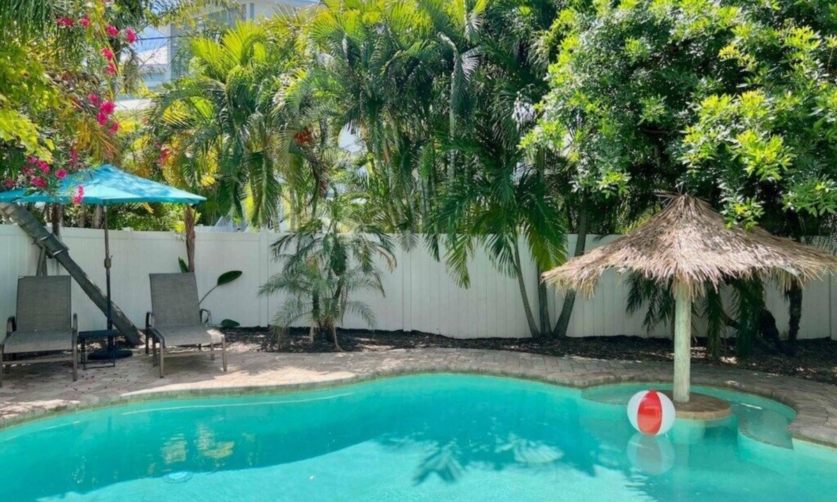 Holmes Beach House | Island Vibe 1: Close to Beach with Private Heated Pool