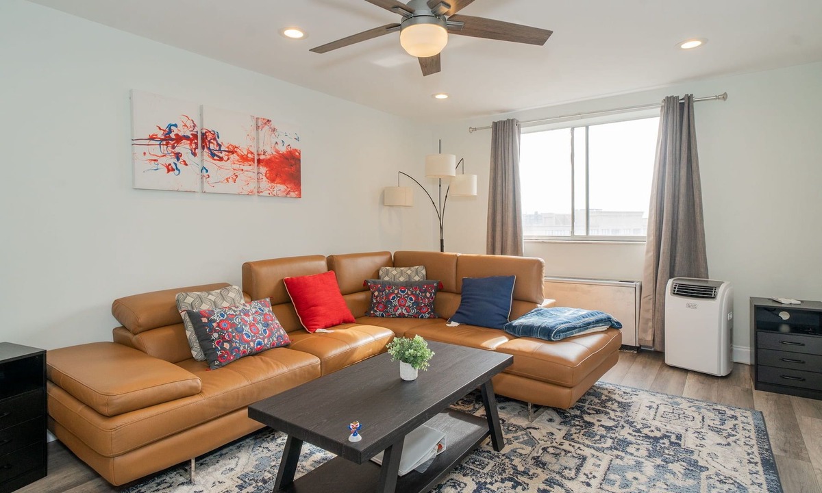 Downtown Atlanta Condo | Just Renovated 3 BR/2 Bath/Parking & Downtown view