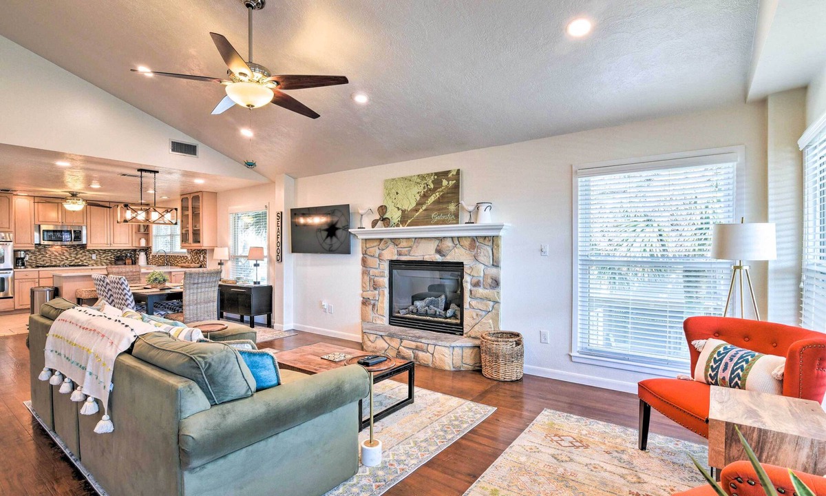 Jamaica Beach House | Kayaks & Dock: Waterfront Gem in Jamaica Beach!