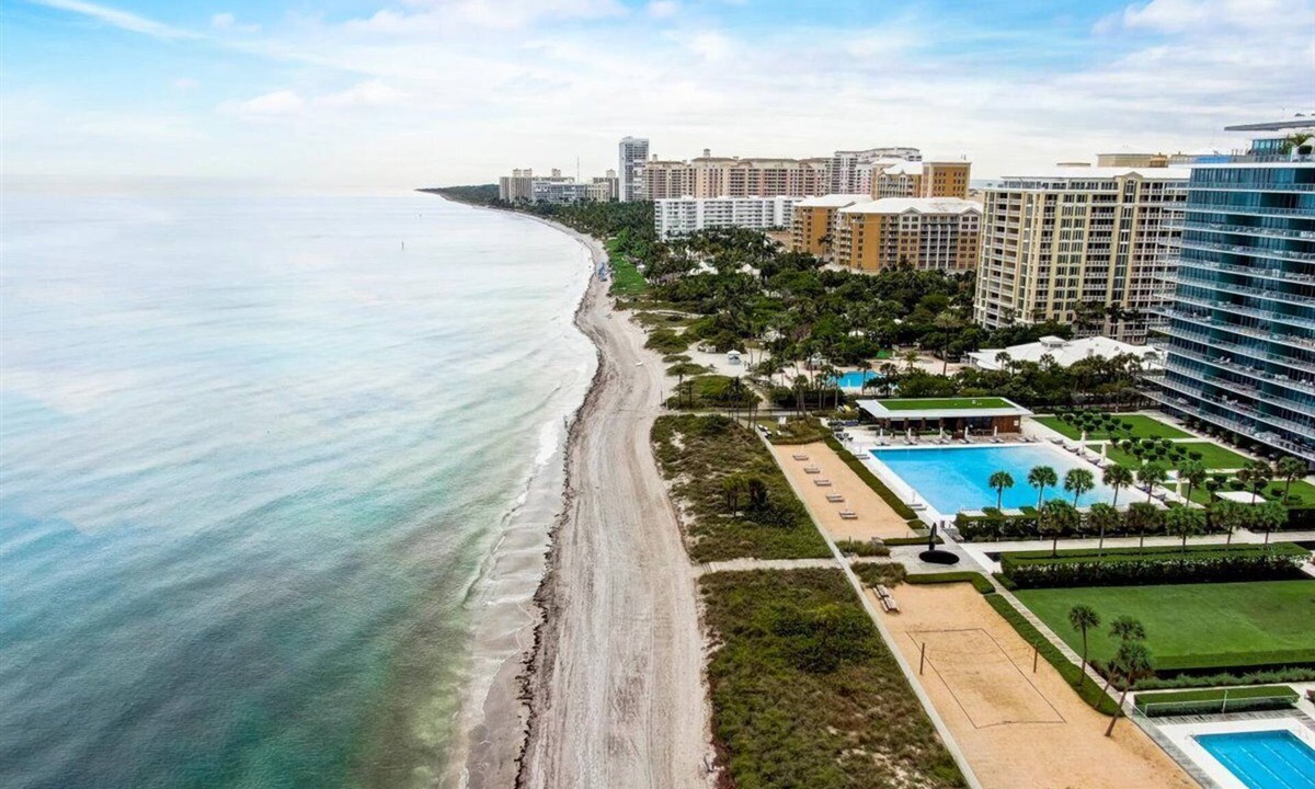 Key Biscayne Condo | KEY BISCAYNE LUXURY RETREAT - FULLY REMOLEDED 3 BEDROOM 2,000 SF RESIDENCE