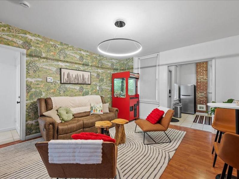 Lawrenceville Apartment | King Bed Apartment Near Butler St