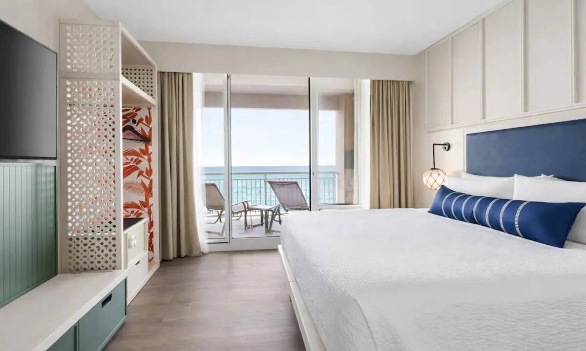 Panama City Beach Hotel | King Room | Palm & Tide | Lobby Marketplace | Steps to the Sand