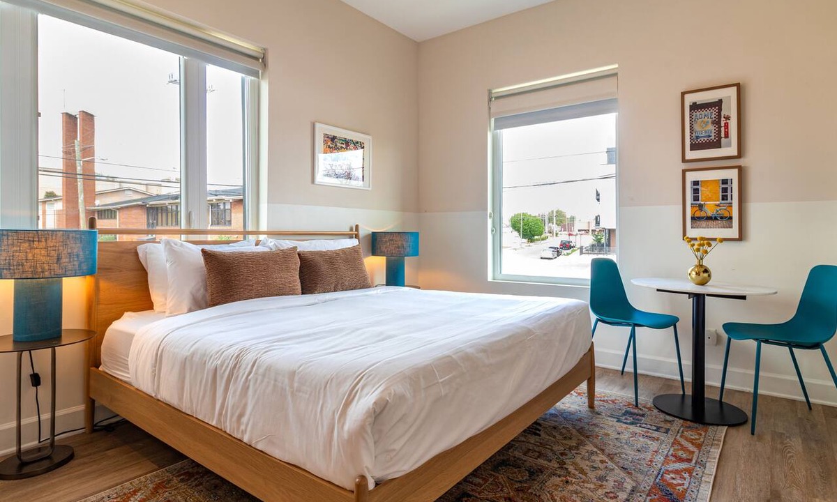 Buena Vista Apartment | King Studio + Record Player | Walkable Germantown | Conway by AvantStay