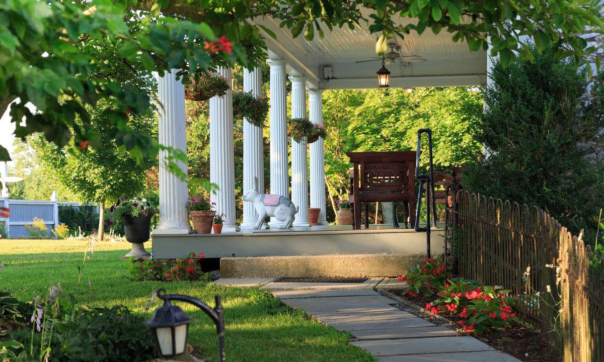 White Post Hotel | L'Auberge Provencale Inn & Restaurant