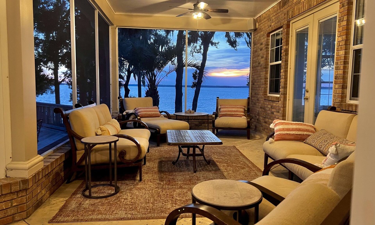 Eastlake Weir House | Lake Weir Luxury