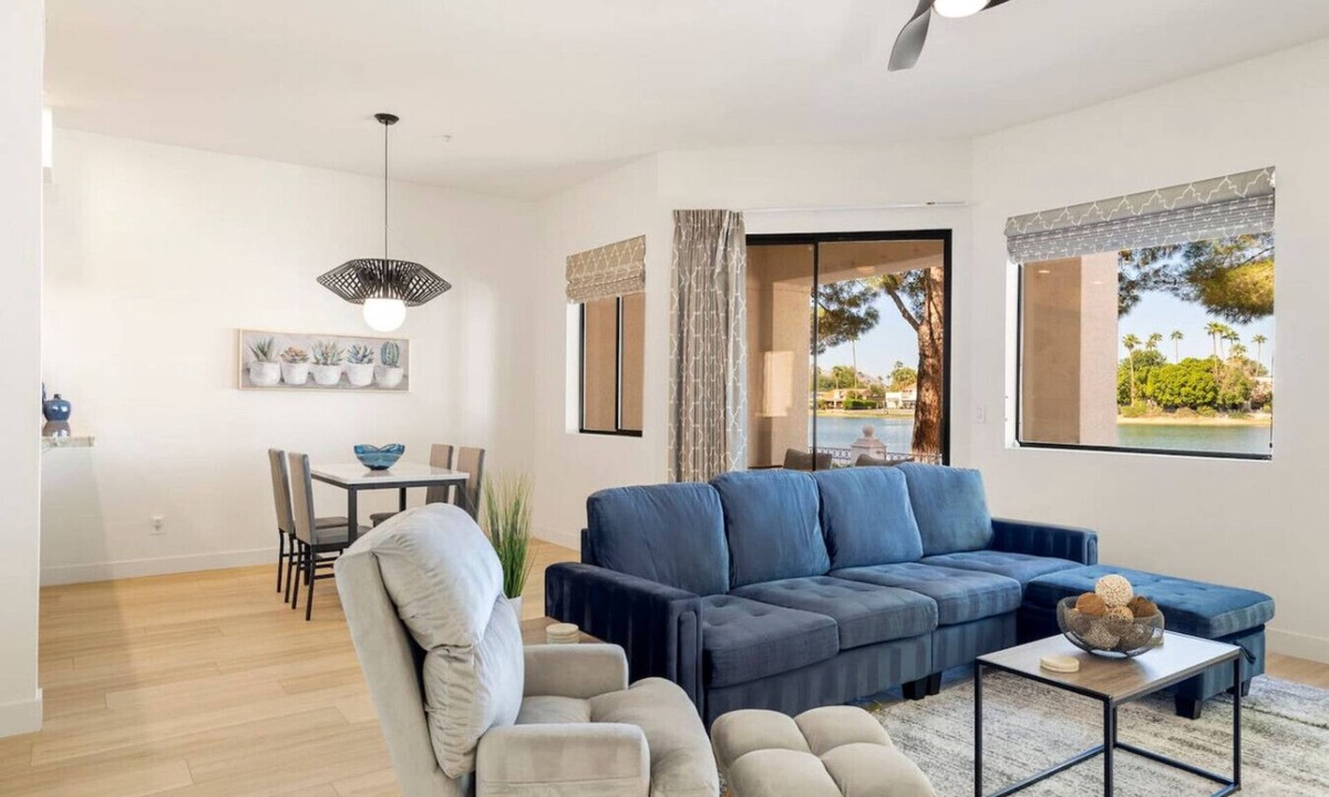 McCormick Ranch House | Lakefront Condo w/Heated Pool + spa in Scottsdale
