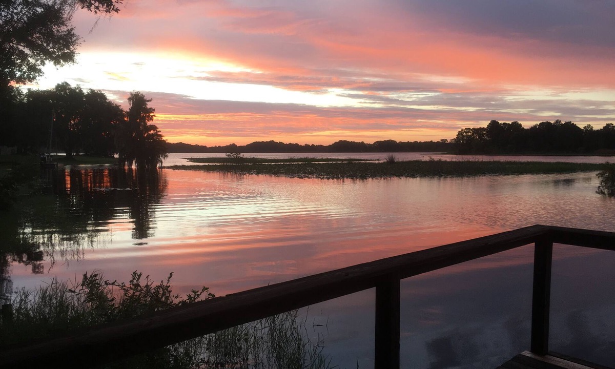 Inverness House | Lakefront, spacious 2/2 home on Lake Tsala Apopka, Inverness