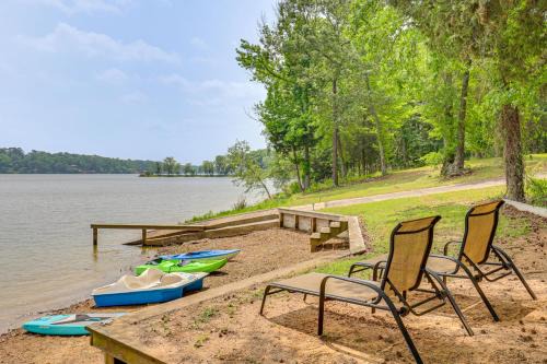 Winnsboro House | Lakefront Winnsboro Home w/20+ Acres!