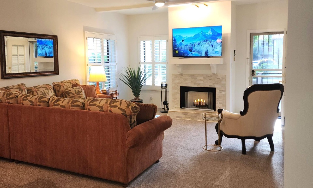 McCormick Ranch Condo | Lakeside Villas 2 bdrm McCormick Ranch Scotts. Walk to Mercado, High demand!